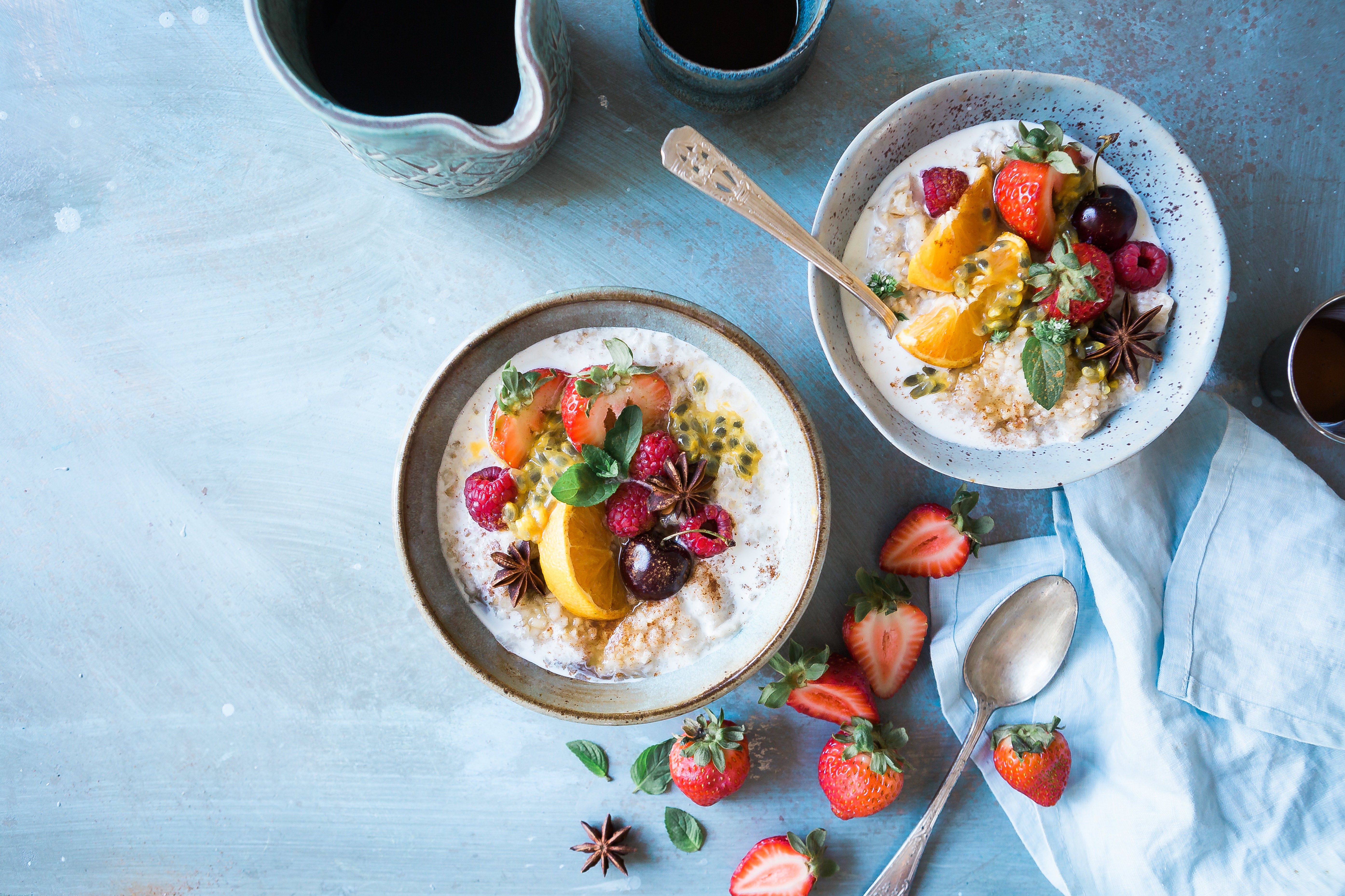 Oatmeal with fruits and nuts