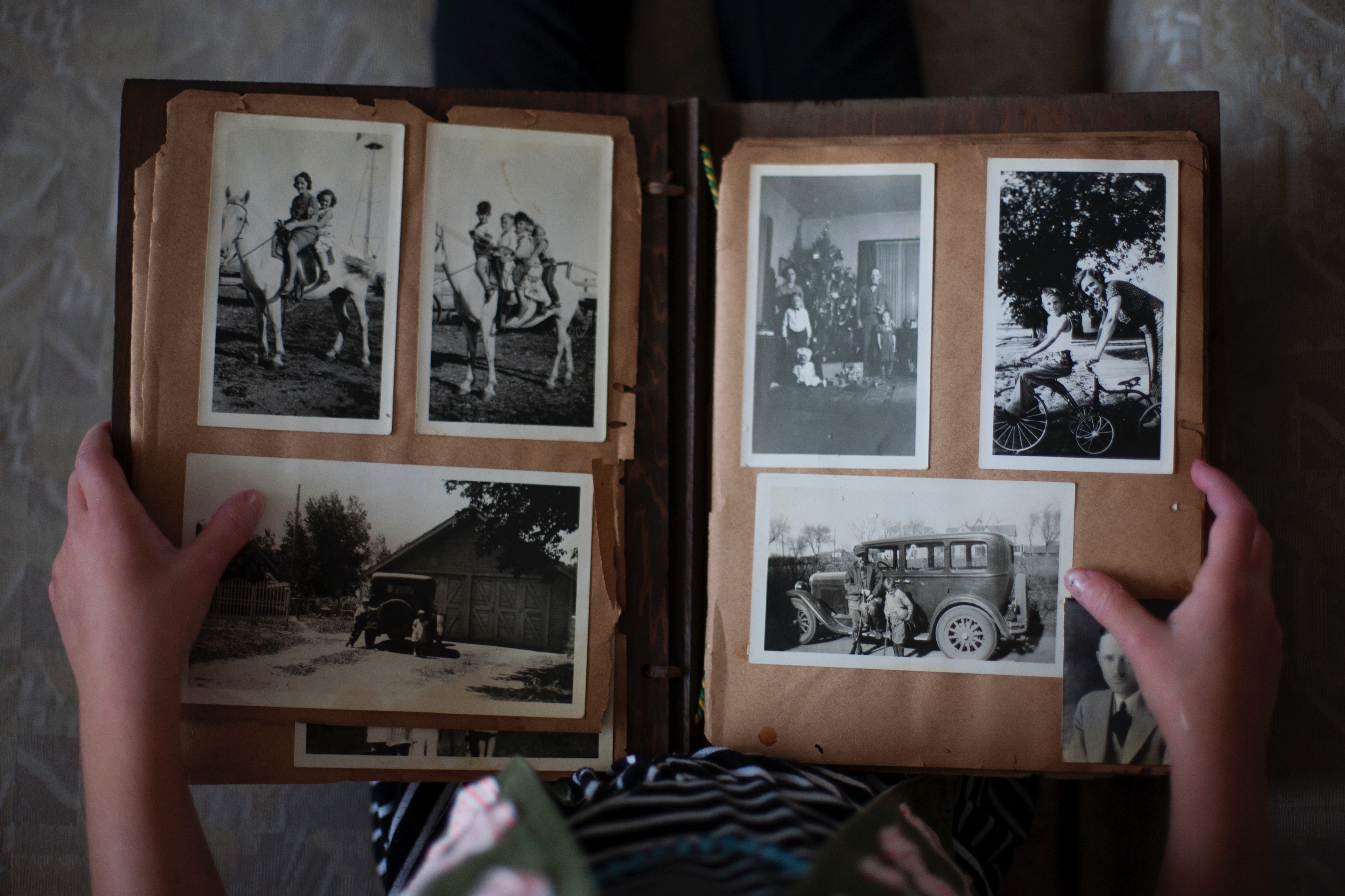 Photo album for people with dementia