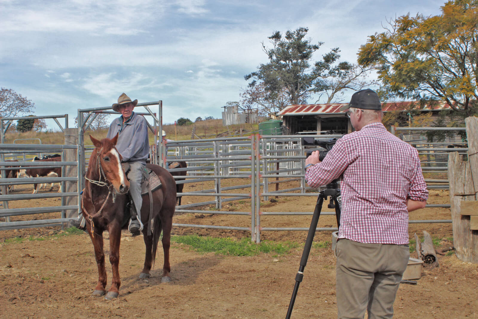 FilmmakerfilmingKelvinridingahorse